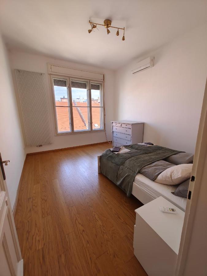 City Center 1, Cozy 2Br In The City Center! Budapest Esterno foto