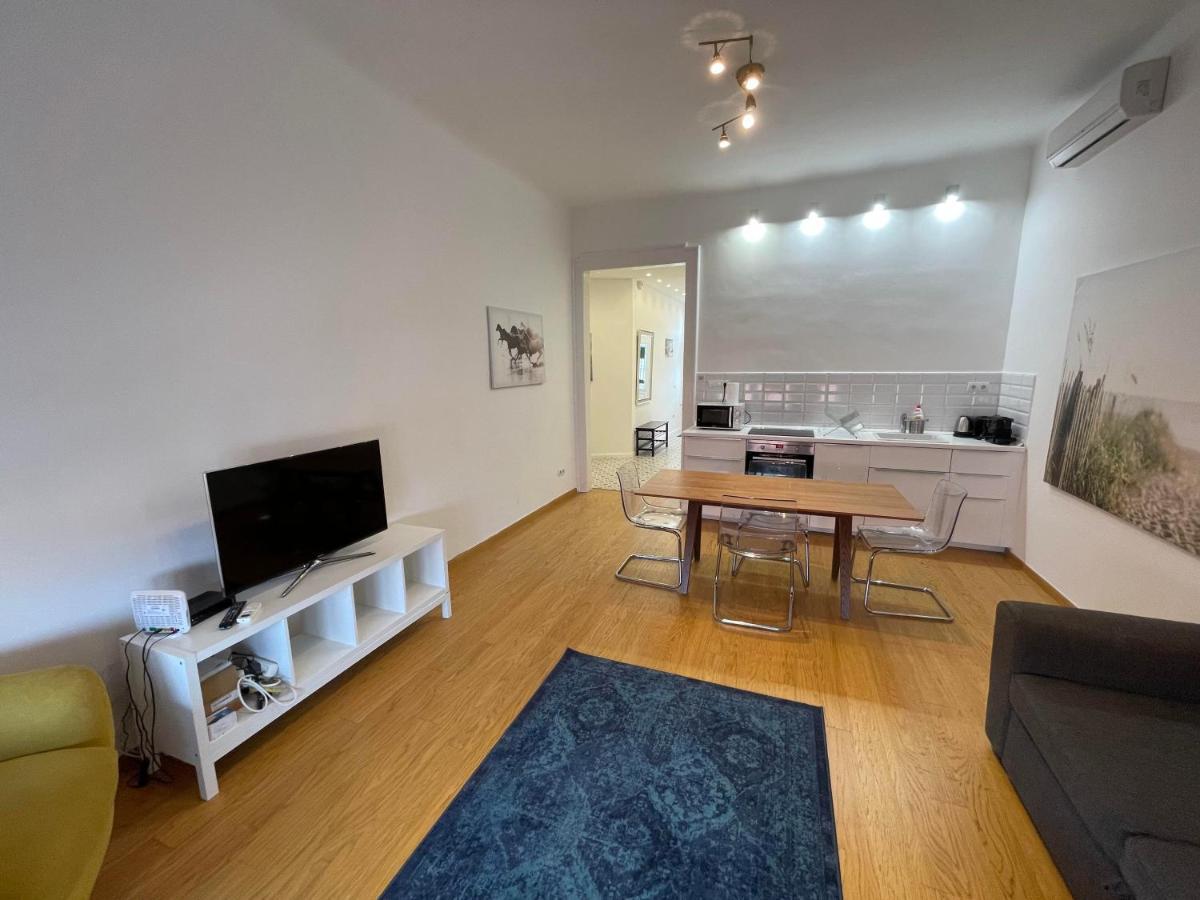 City Center 1, Cozy 2Br In The City Center! Budapest Esterno foto